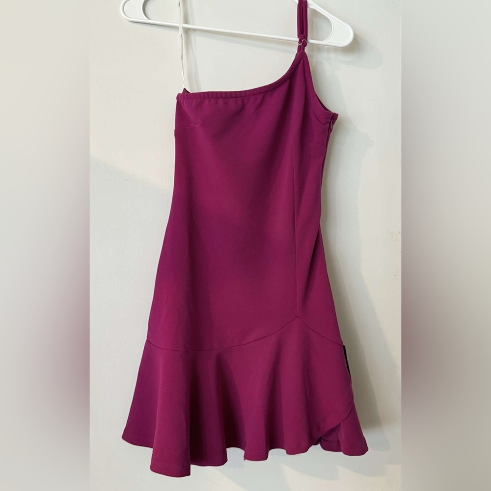 Lulus XS NWT One Shoulder Trumpet Hem Mini Dress